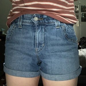 Levi’s Vintage 90s High Waist Jean Shorts Size 4